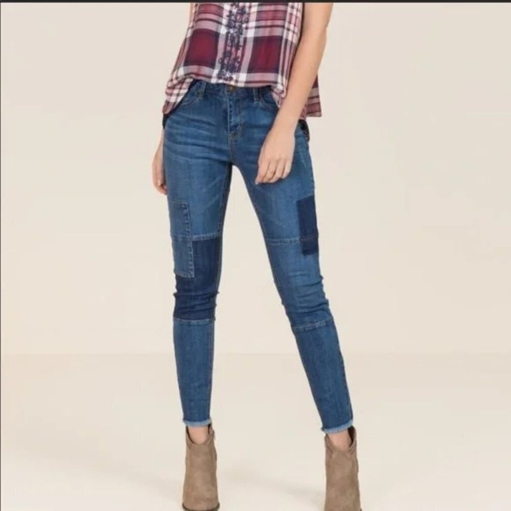Harper Patched Frayed Hem Stretch Skinny Jeans Size 25